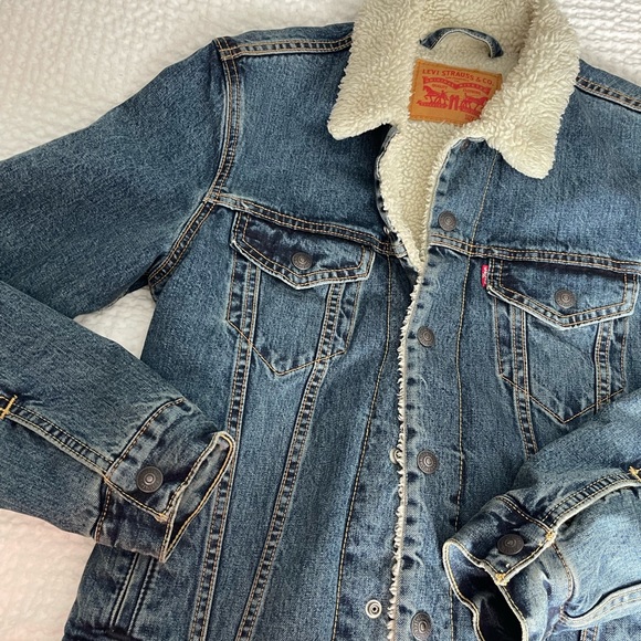 NWOT Levi Sherpa Jean Jacket - Picture 3 of 3